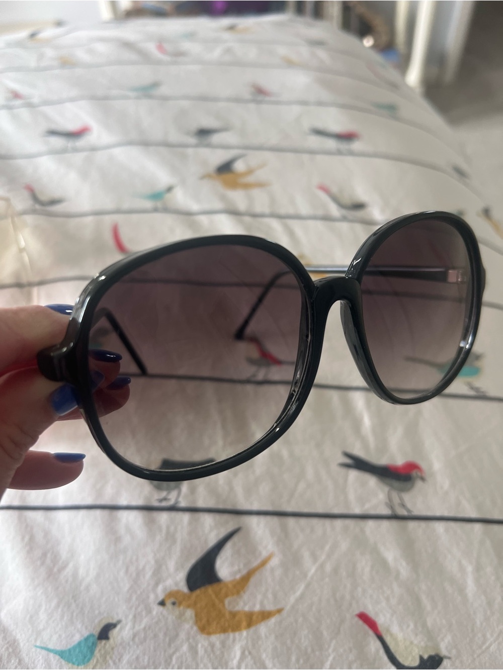 BOUTIQUE Oversized Round Sunglasses Gradient Lens Chic Luxe - Picture 10 of 10